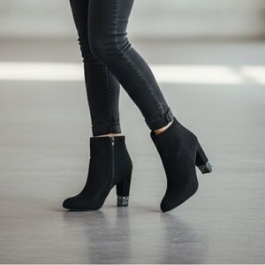 Elegant Black Ankle Boots